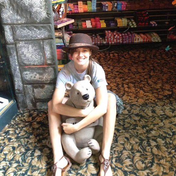 Meet your Posher, Alixe - Picture 1 of 1